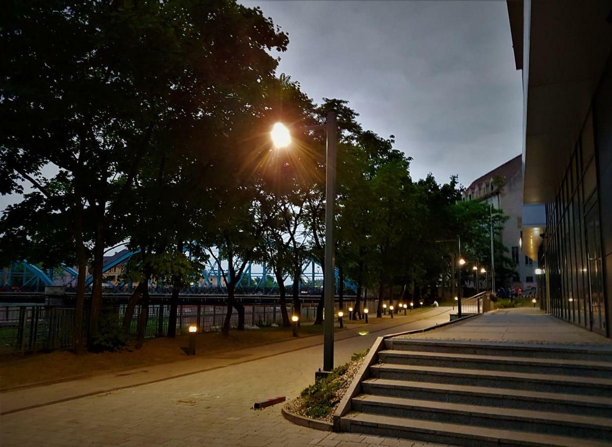 Lux Apartment Center วรอตซวาฟ ภายนอก รูปภาพ